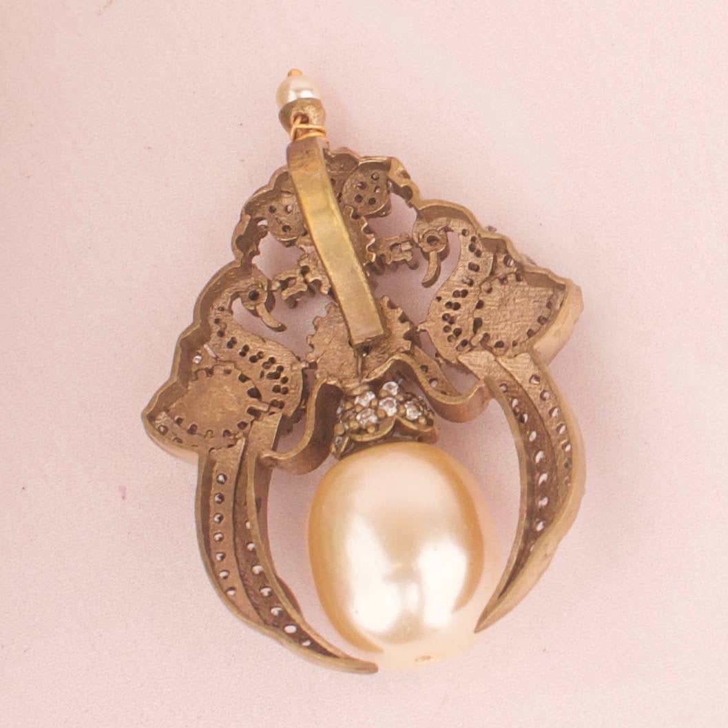 Royal Victorian Finishing Locket With Centre Pearl