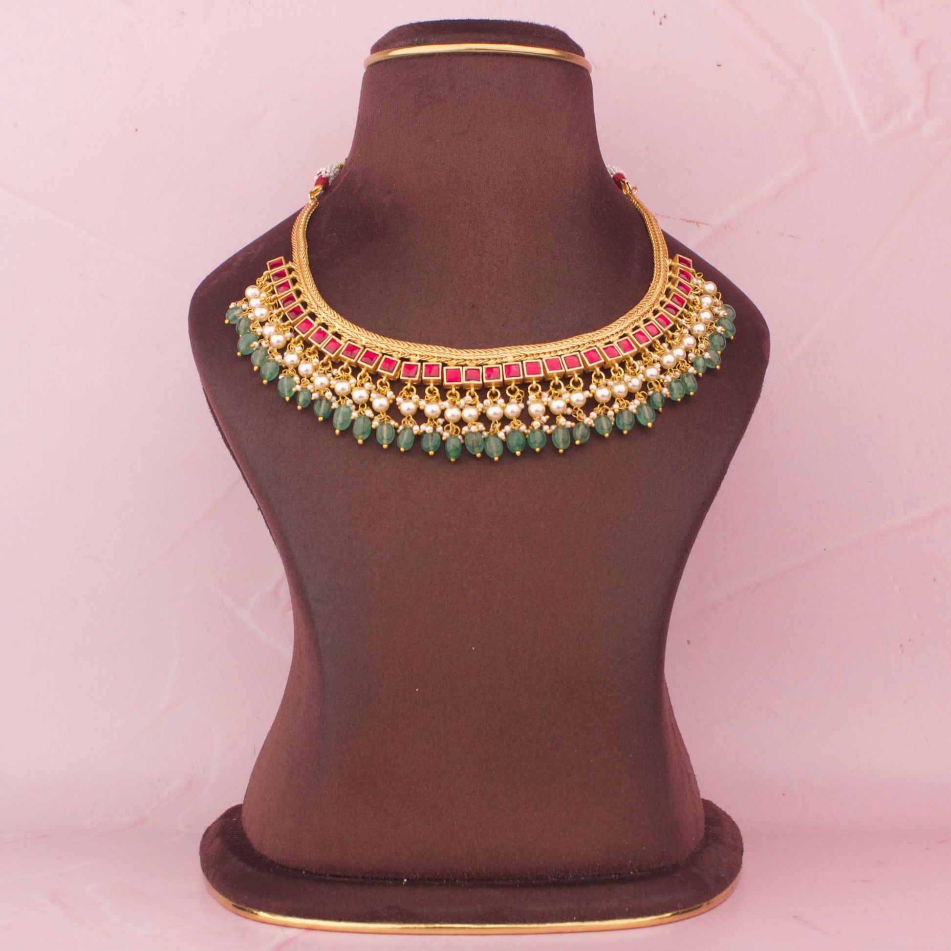 Side view of premium Jadau kundan Jalebi Necklace With Pearls And Green Bead Hangings