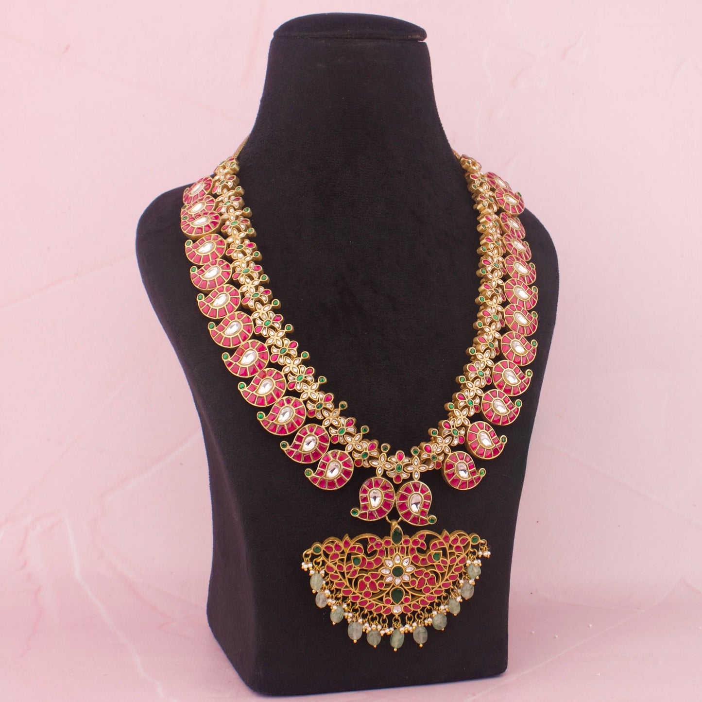 Close-Up Detail View of Ruby emerald  long mango haram in jadau kundan | Dulhan Jewels