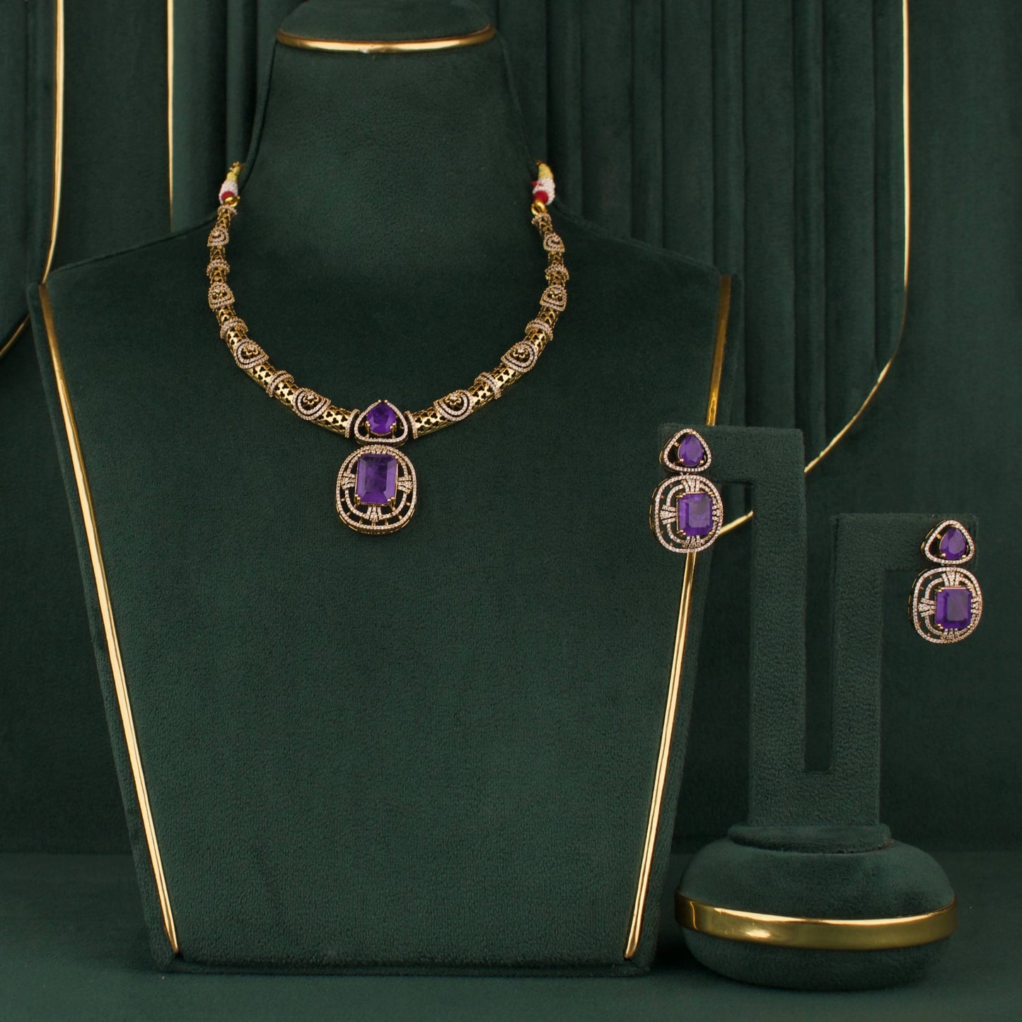 Delicate Victorian Kanti Style Necklace Set