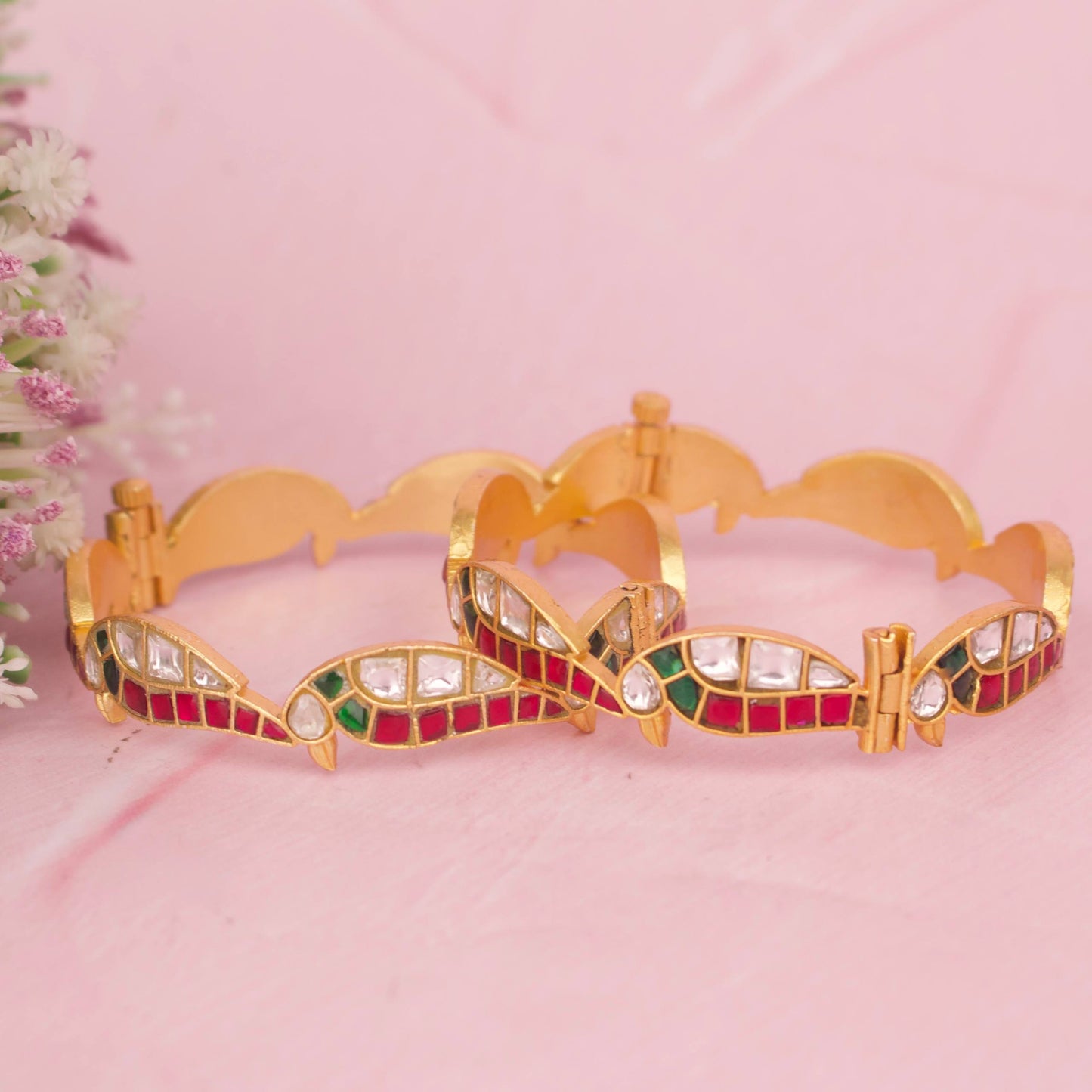 Unique Jadau Kundan Sleek Bangles