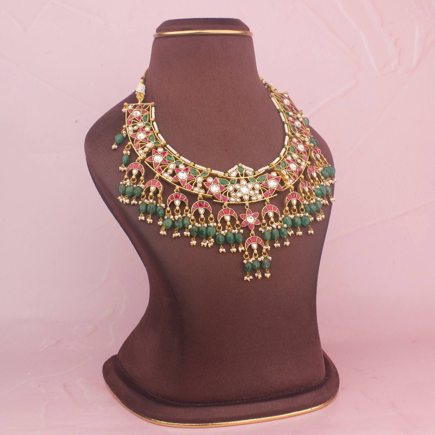 Close-Up Detail View of Statement Jadau Kundan Necklace With Kundan Droplet Hangings | Dulhan Jewels