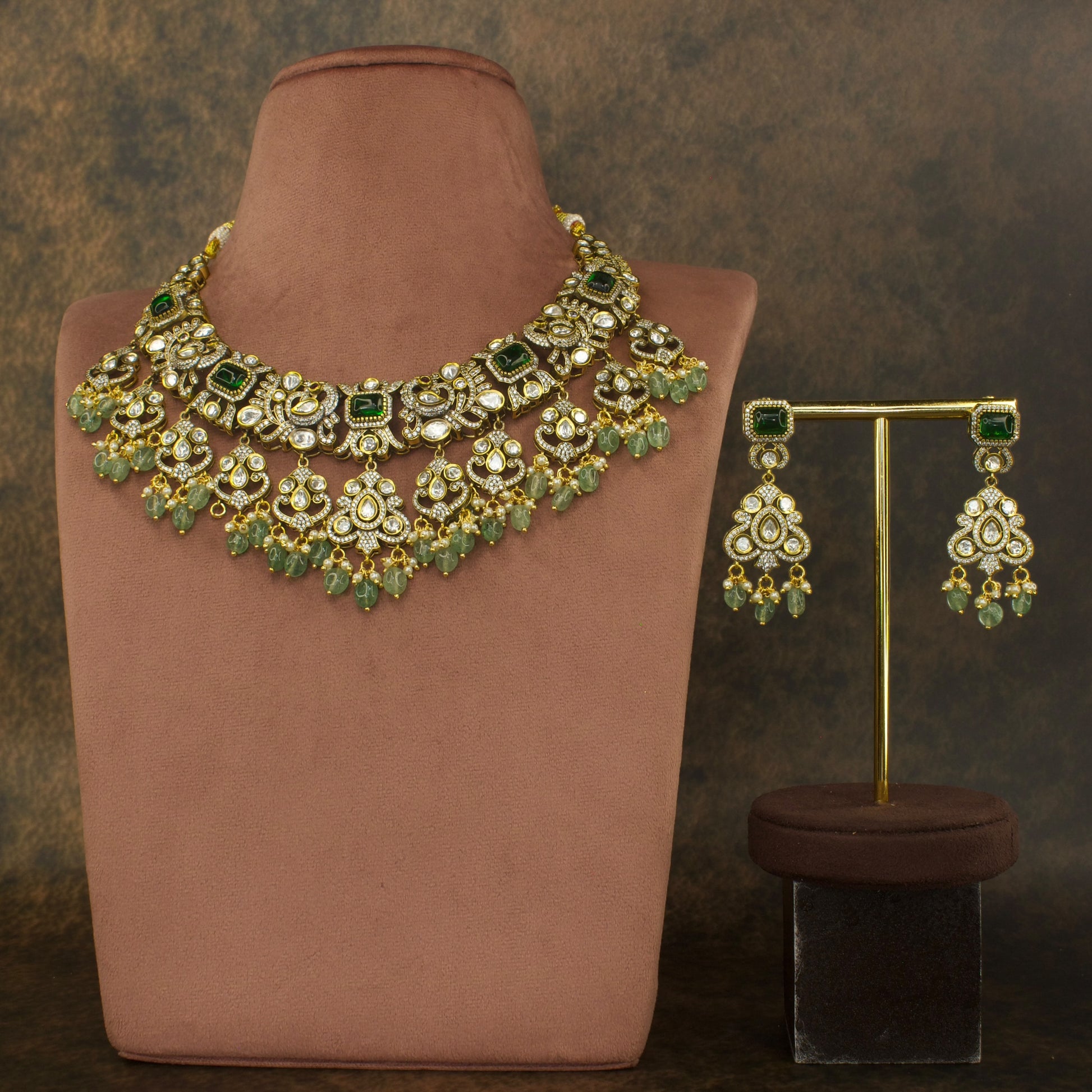 Majestic Grace: Victorian Short Necklace Set with High quality Victorian finish