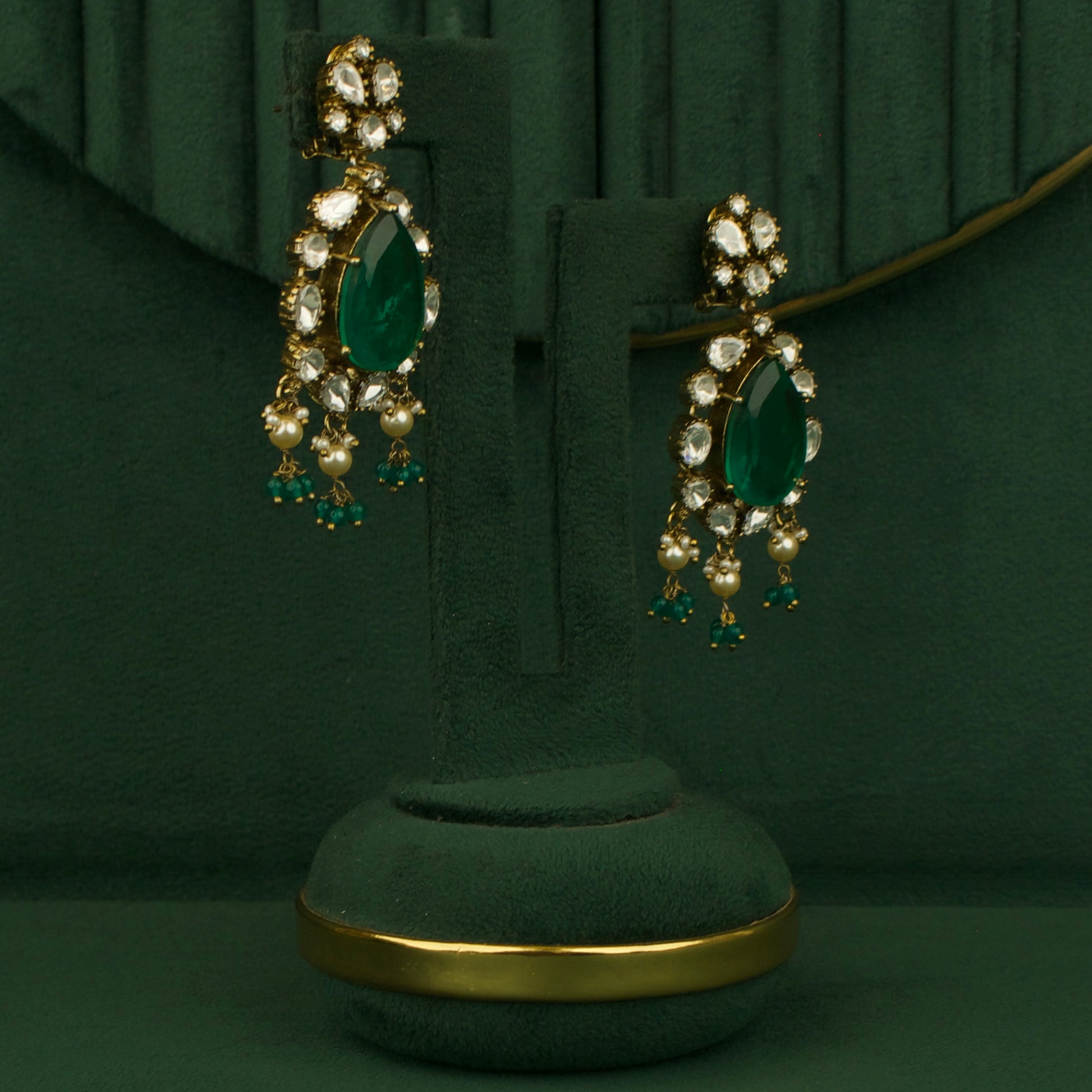 Bridal Victorian moissanite choker with matching emerald green teardrop earrings