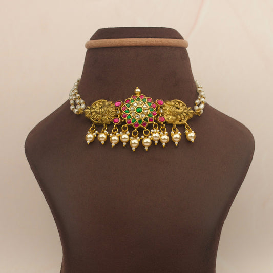 Elegant Jadau Kundan Choker Necklace with Nakshi Peacock Accents