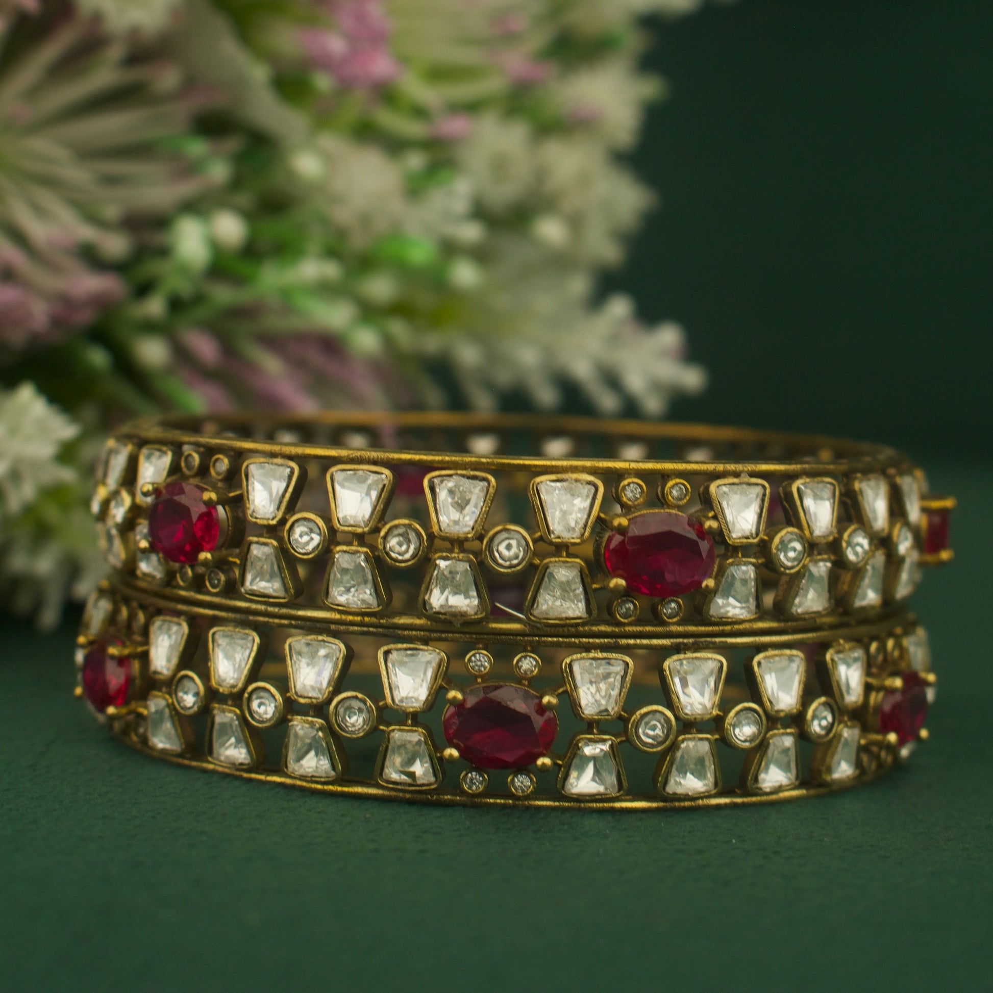Sparkling Design Polki Victorian Bangles