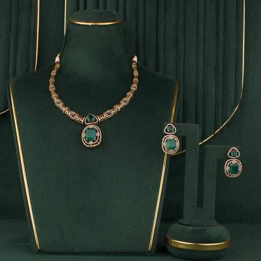Delicate Victorian Kanti Style Necklace Set