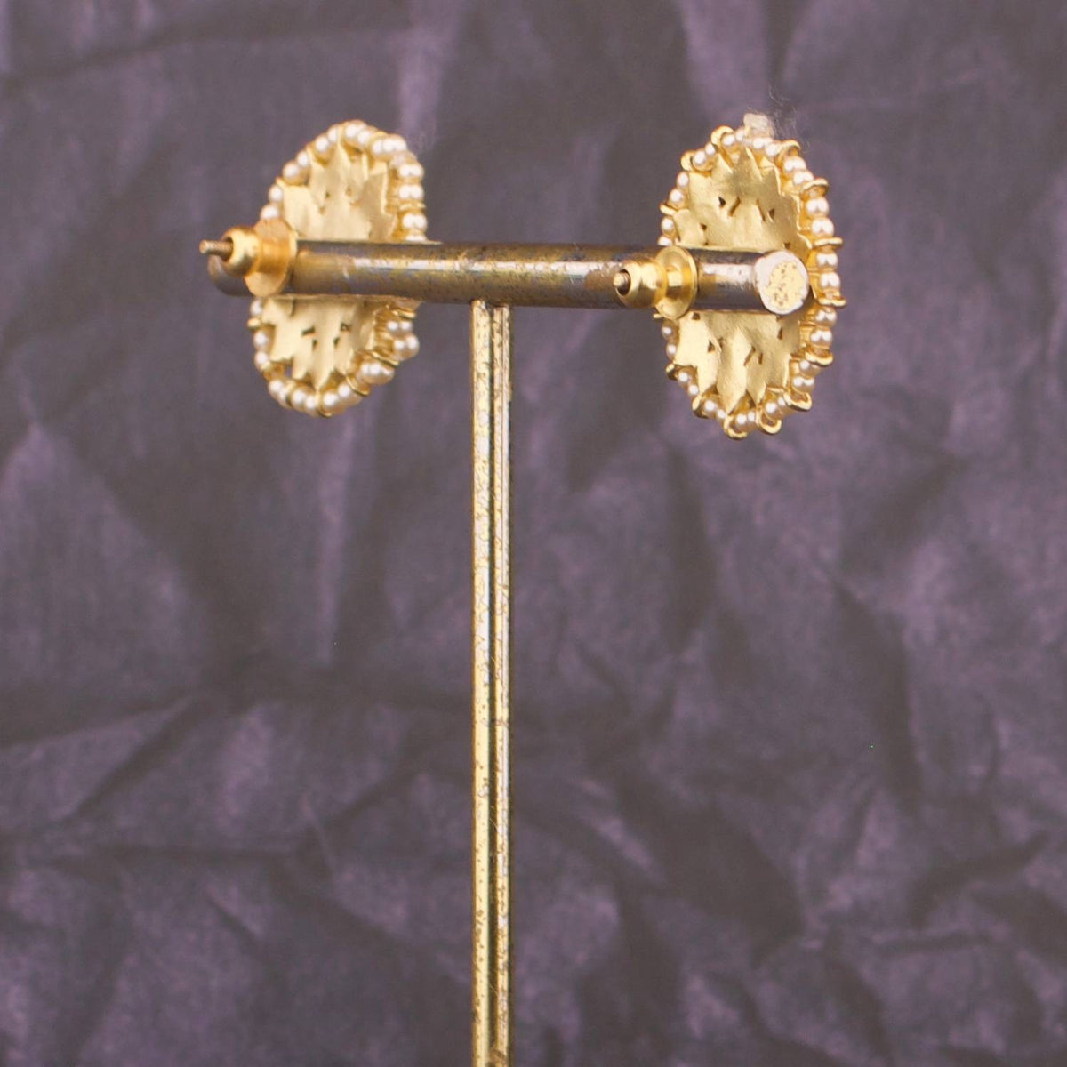 Circular Jadau Kundan Stud Earrings