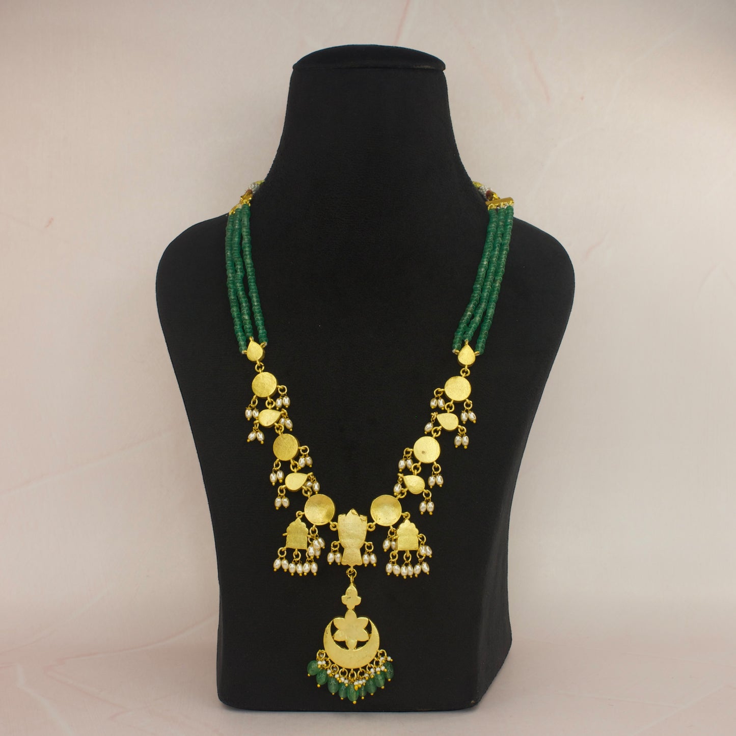 Traditional Style Jadau Kundan Green Beads Necklace with 22k gold plating. This Product belongs to Jadau Kundan jewellery Category