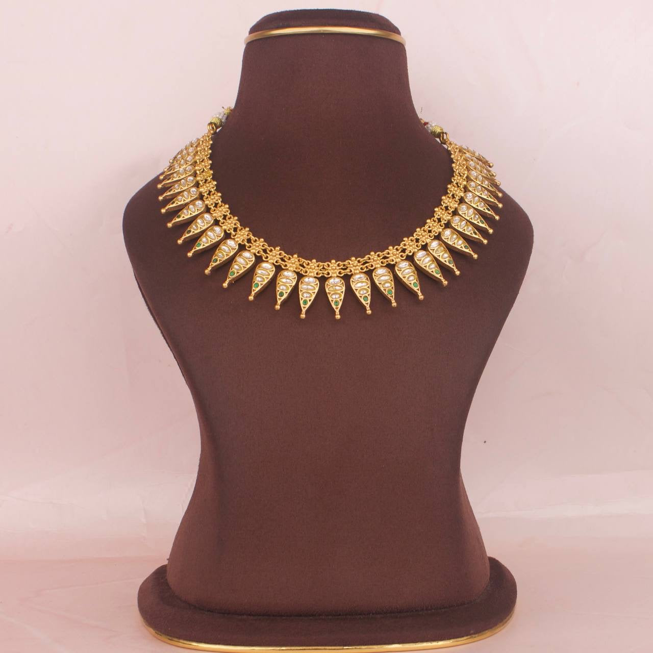 Reversible Jadau Kundan Sleek Necklace