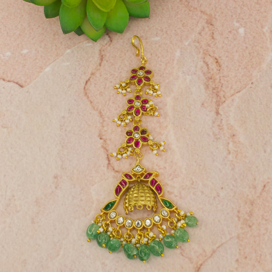 Floral Elegance Jadau Kundan Maang Tikka with Intricate Detailing