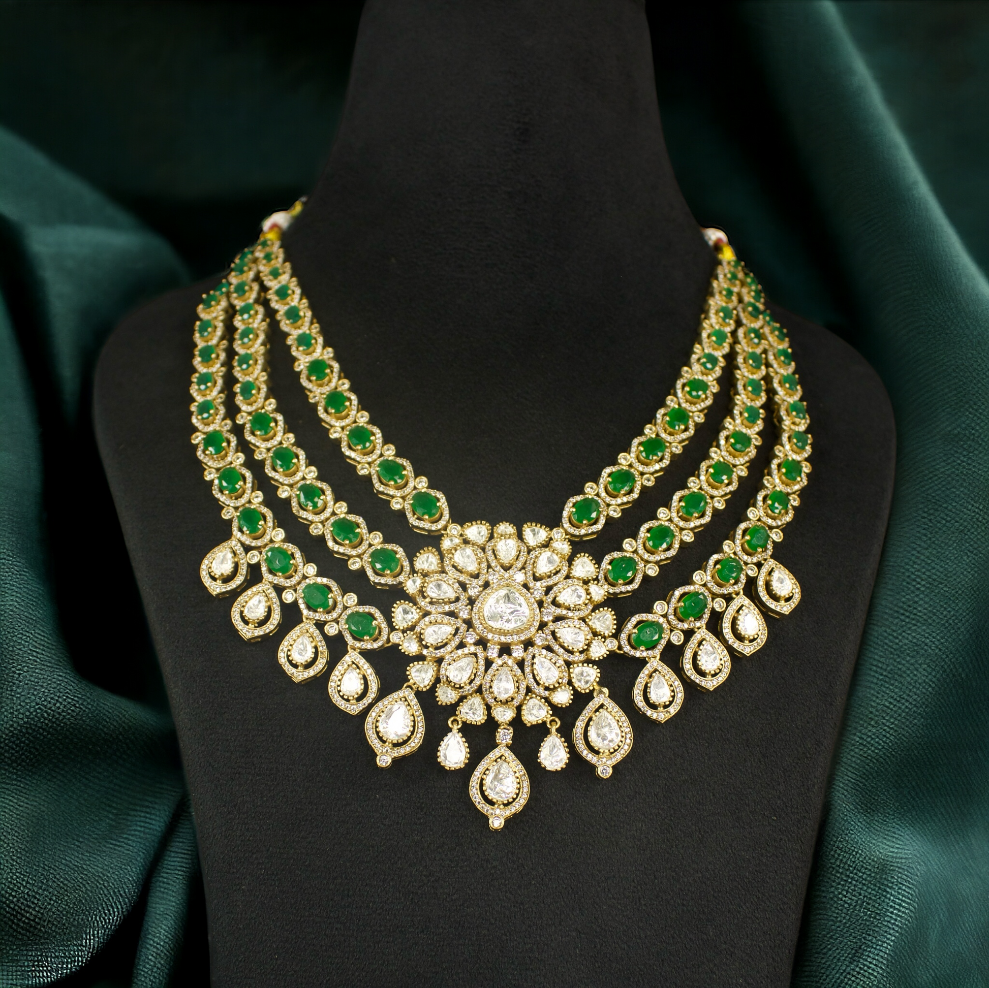 Opulent Victorian Short Necklace Set with Emerald and Zircon Accents with high quality victorian finish. this product belongs to victorian jewellery category