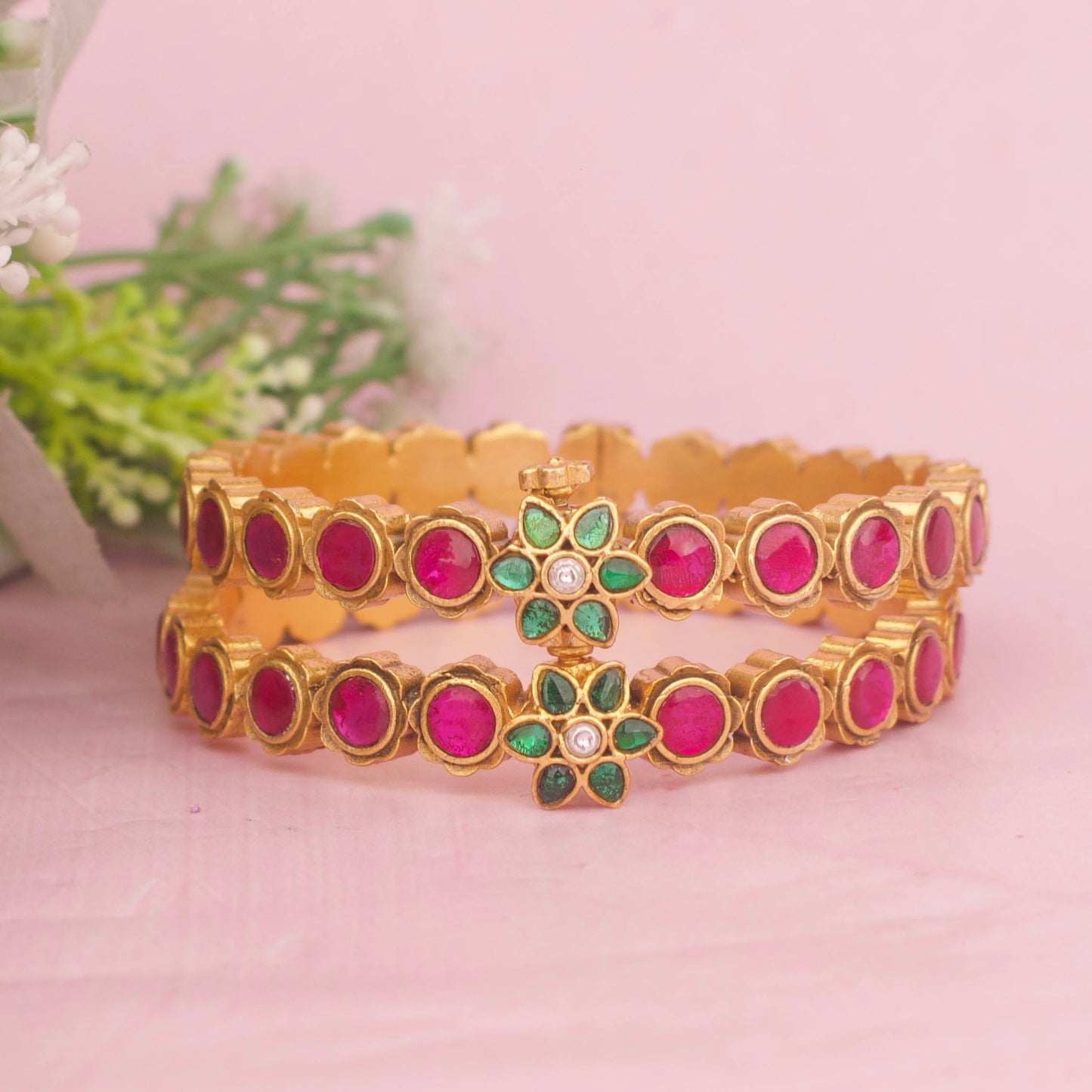 Classy Jadau Kundan Bangle With Floral Center