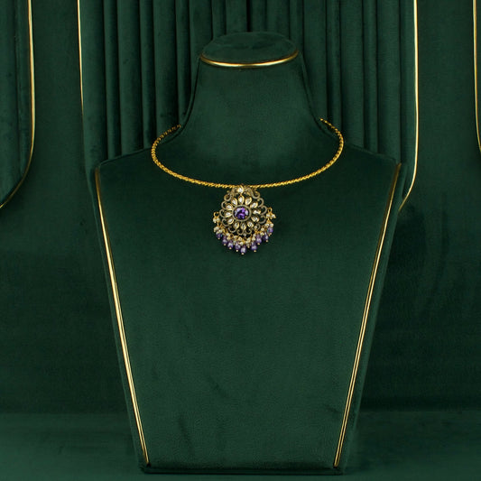 Delicate Kanti Necklace With Polki Victorian Locket