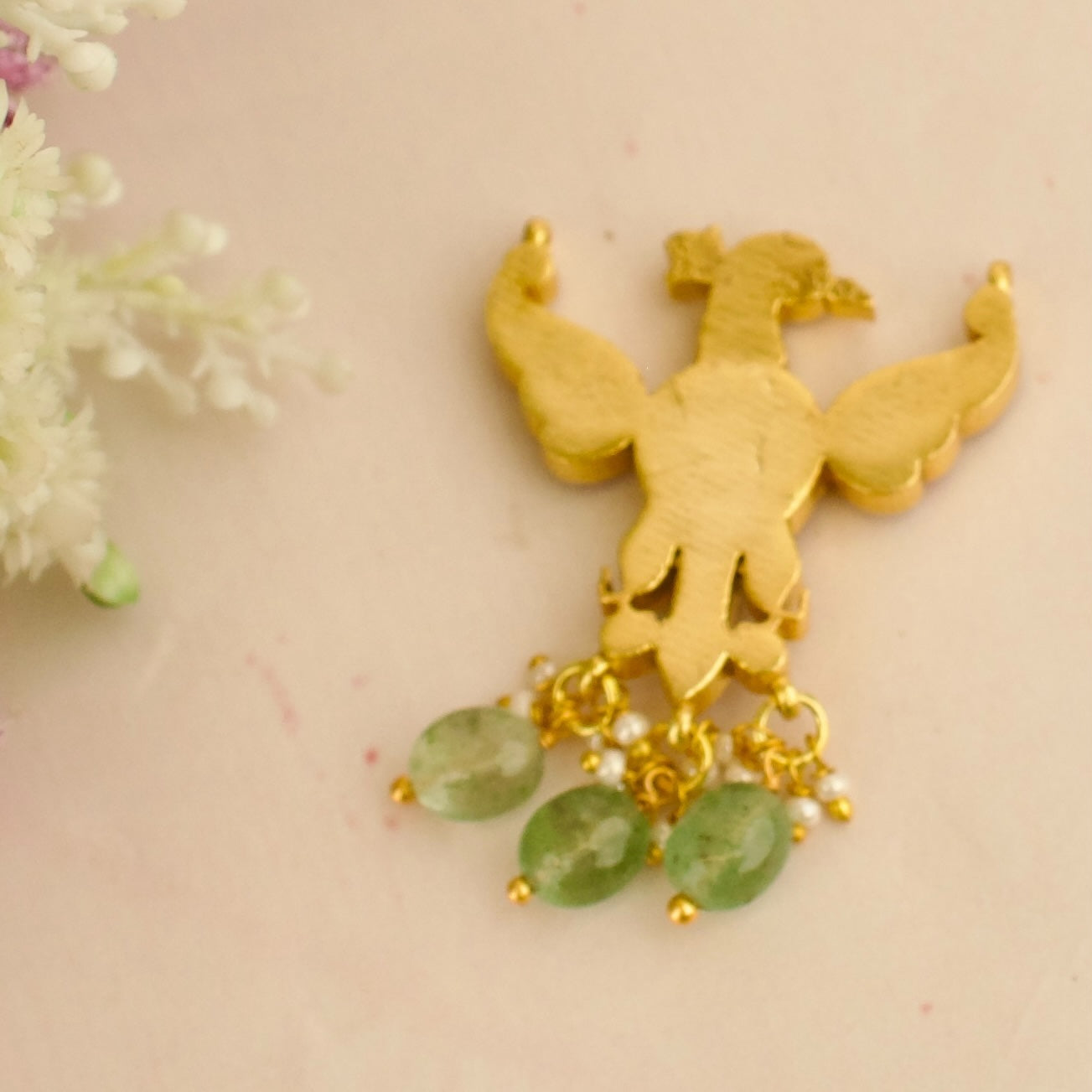 Elegant Design Jadau Kundan Locket