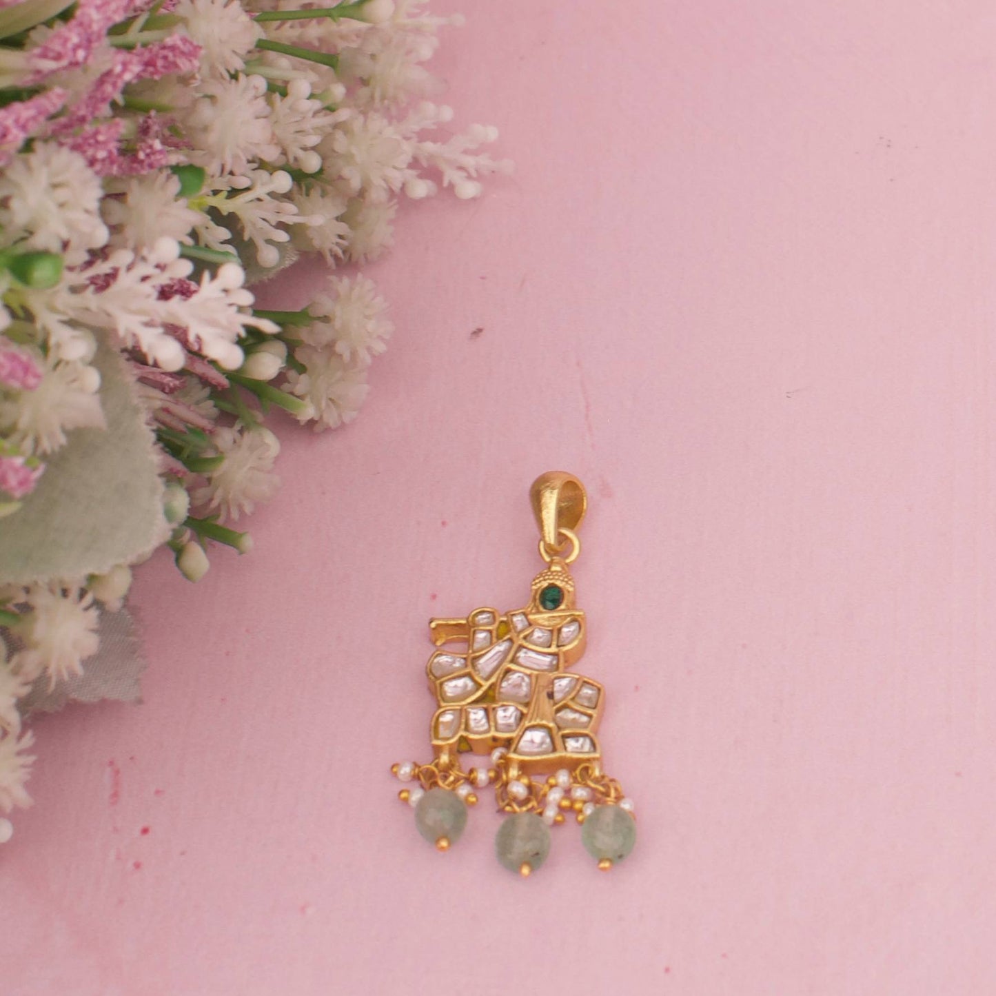 Lavish Design Jadau Kundan Locket