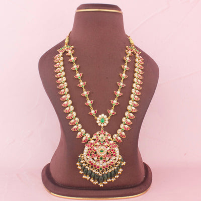 Exclusive Jadau Kundan Necklace With Strawberry Beads