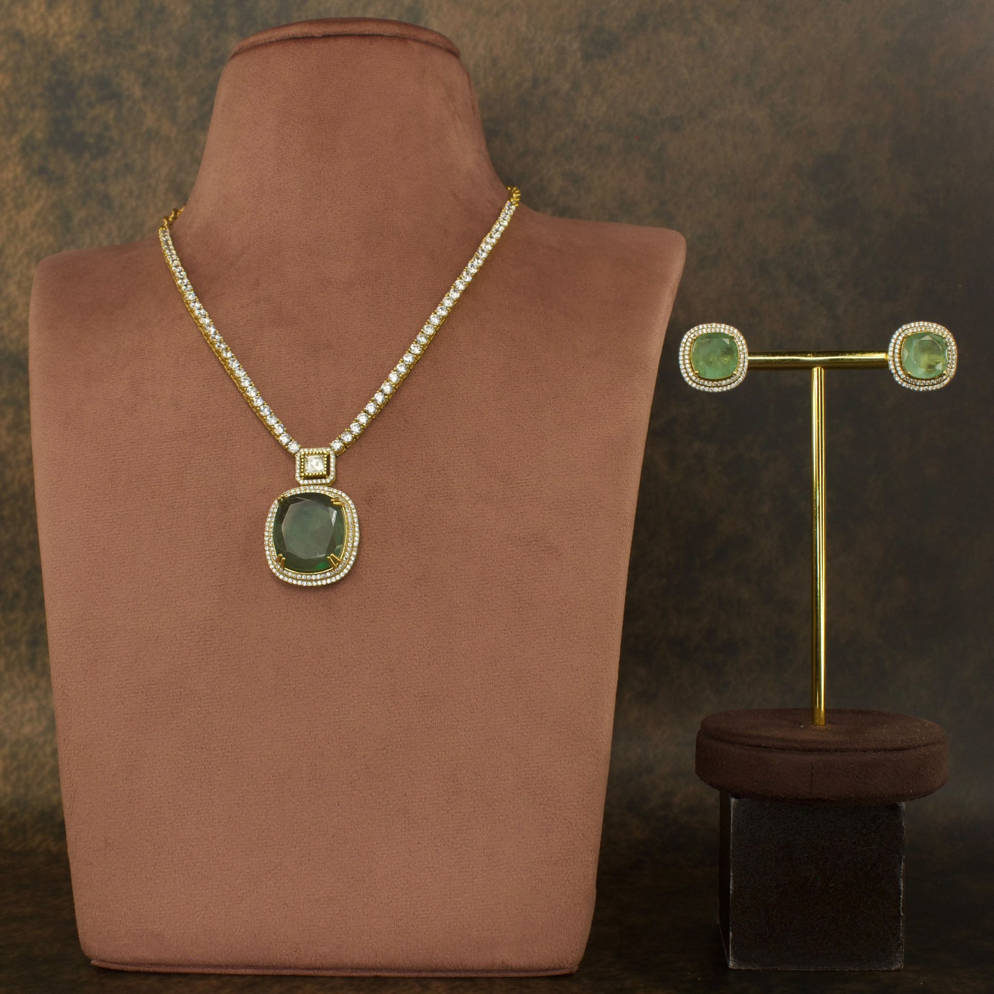 Exquisite Charm: Zirconia Necklace Set