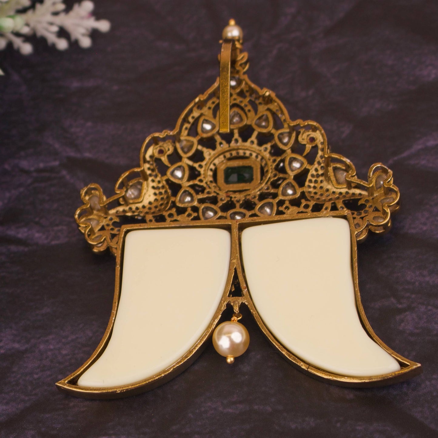 Premium Puligoru Locket - In Victorian & Gold Polish