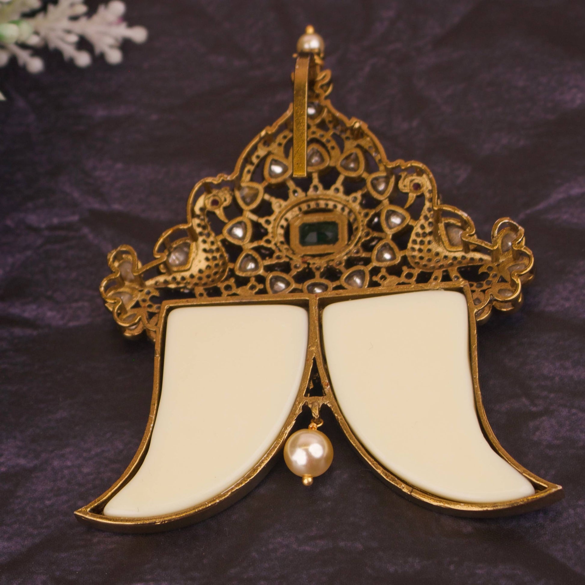 Premium Puligoru Locket - In Victorian & Gold Polish