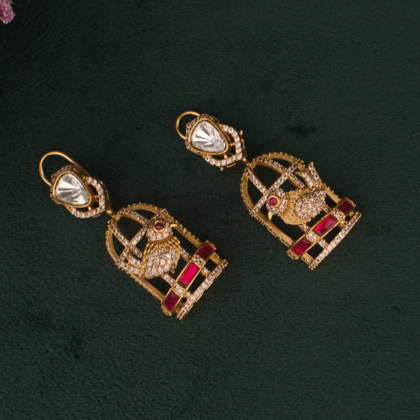 Elegant Victorian Bird Pendant And Earrings Set