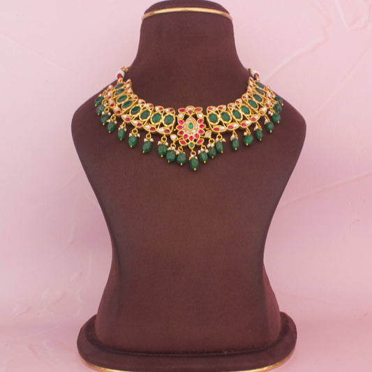 Simple Sleek Jadau Kundan Necklace With Beads Hangings
