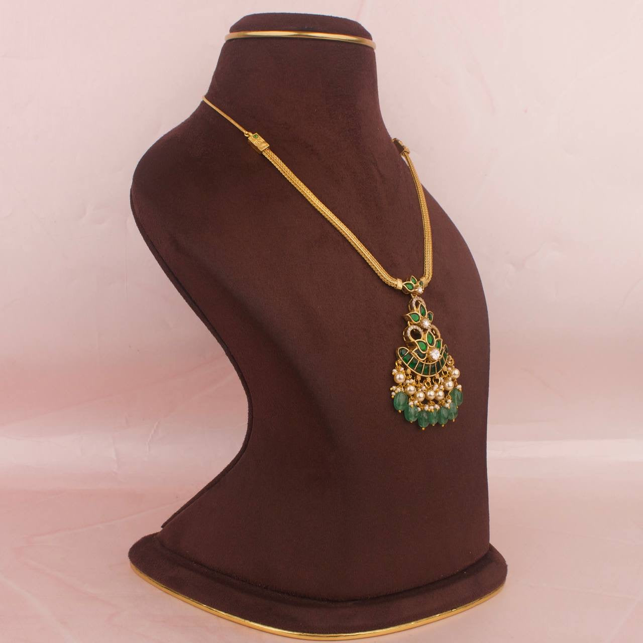Sleek Nantad Chain Pendant Necklace Set With Matching Earrings