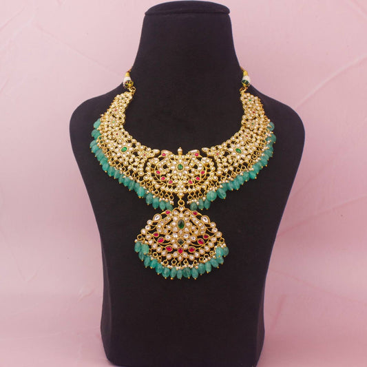 Grand Jadau Kundan Neckace In White Kundan Stones