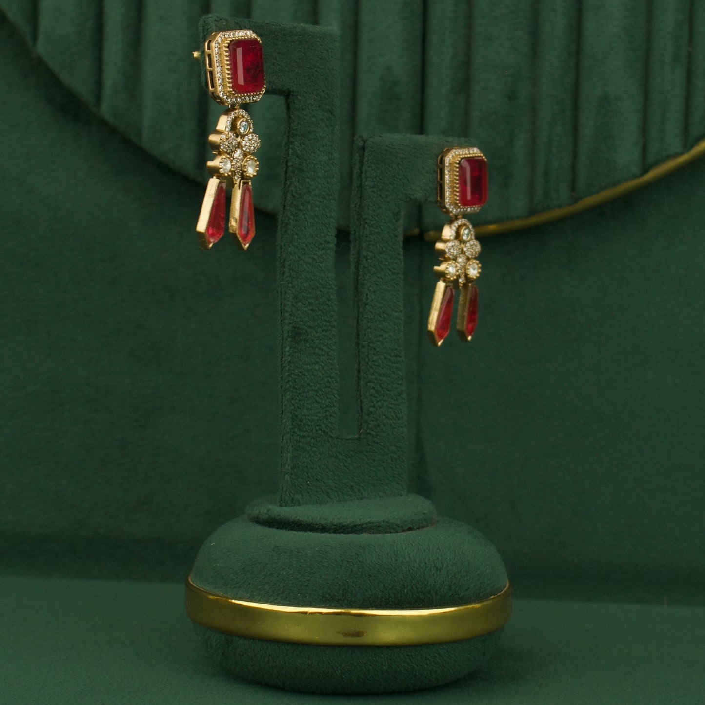 Majestic Victorian Short  Necklace  With  Earrings