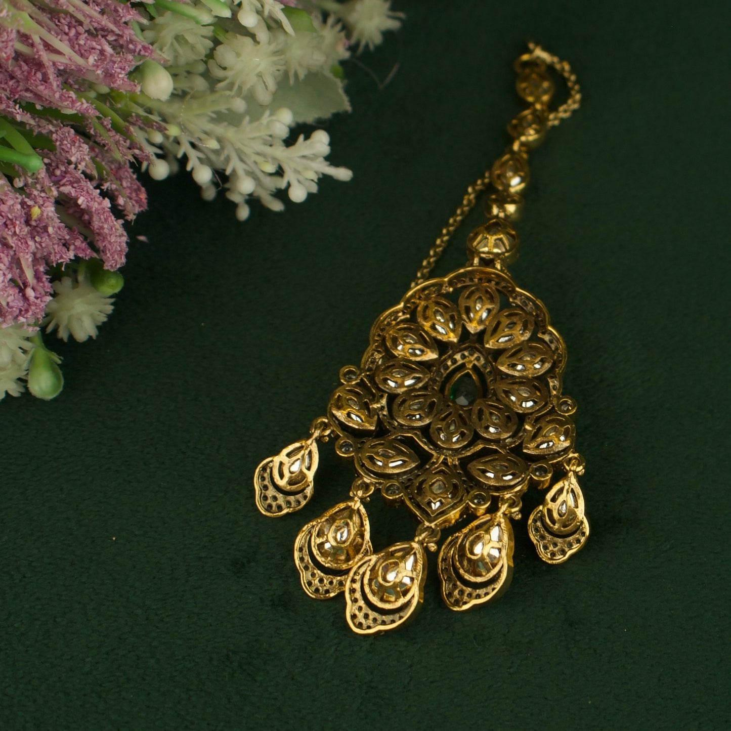 Regal Victorian Mangtikka With Polki Droplets