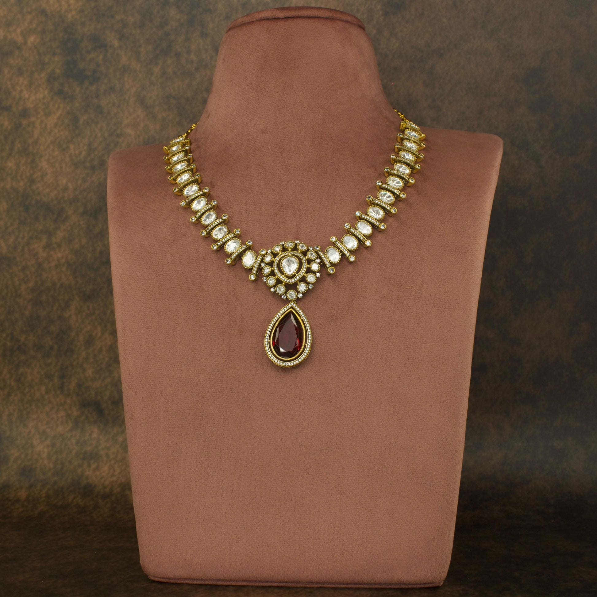 Regal Tranquility: Victorian Necklace Set with High quality Victorian finish