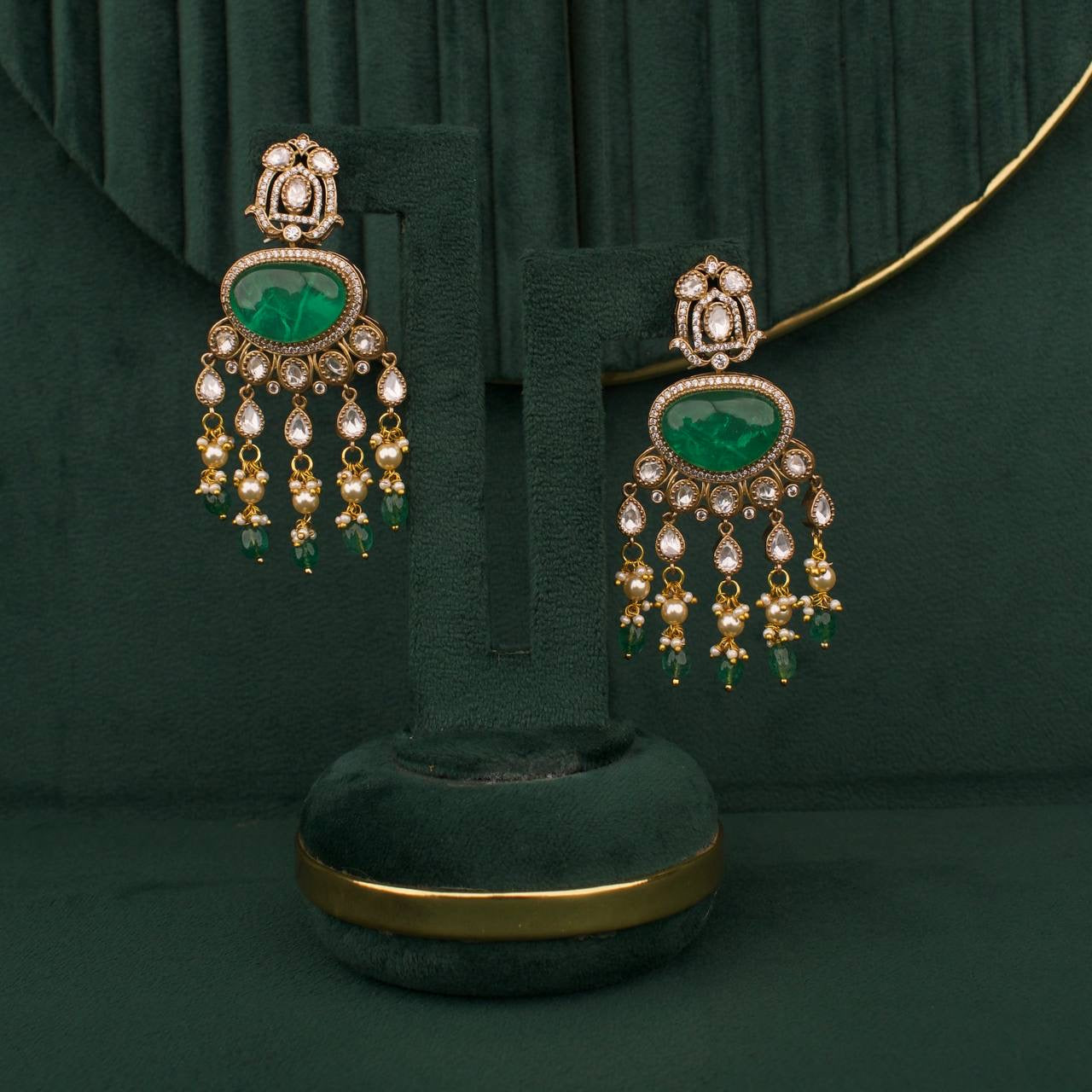Sleek Victorian Polki Hanging Necklace Set