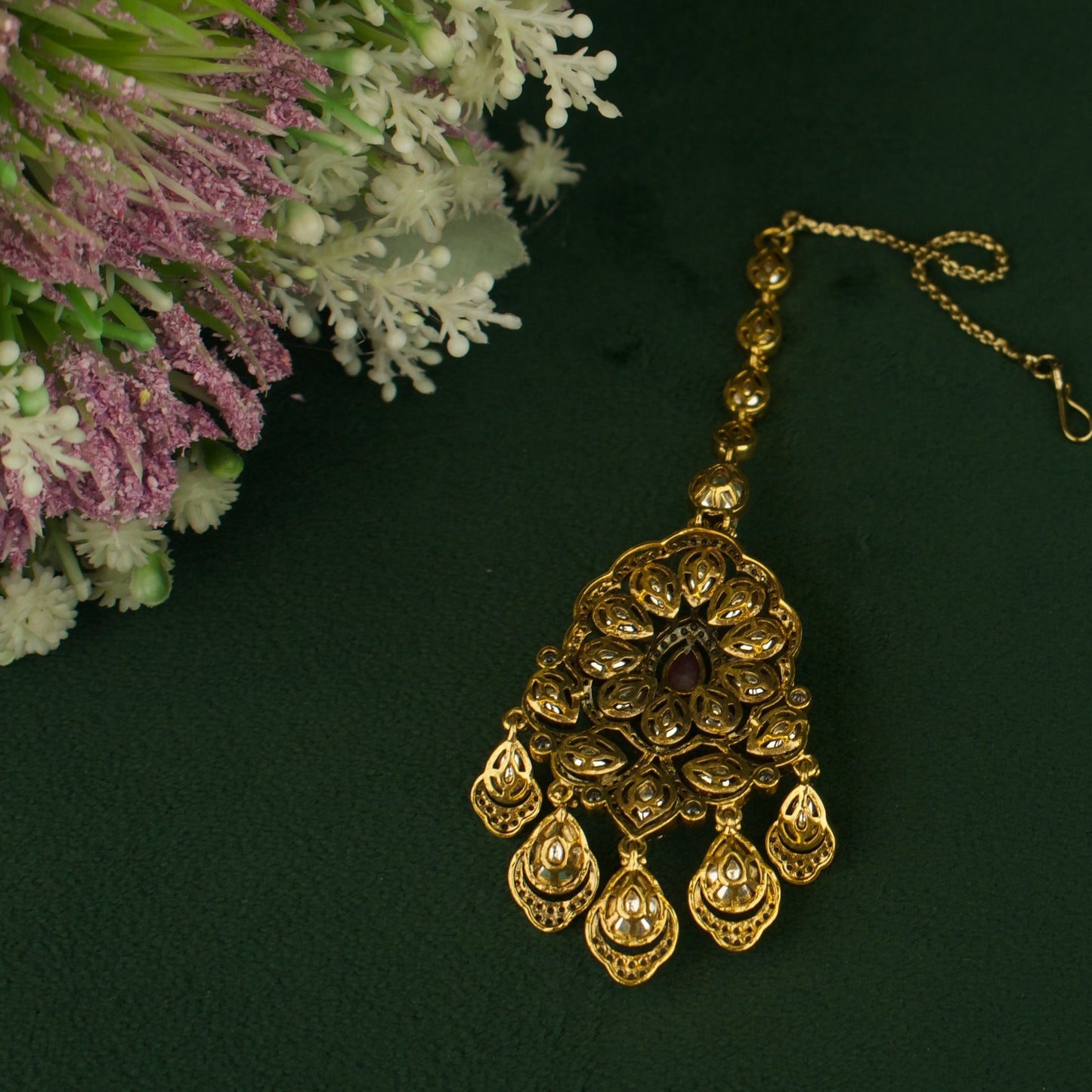 Regal Victorian Mangtikka With Polki Droplets