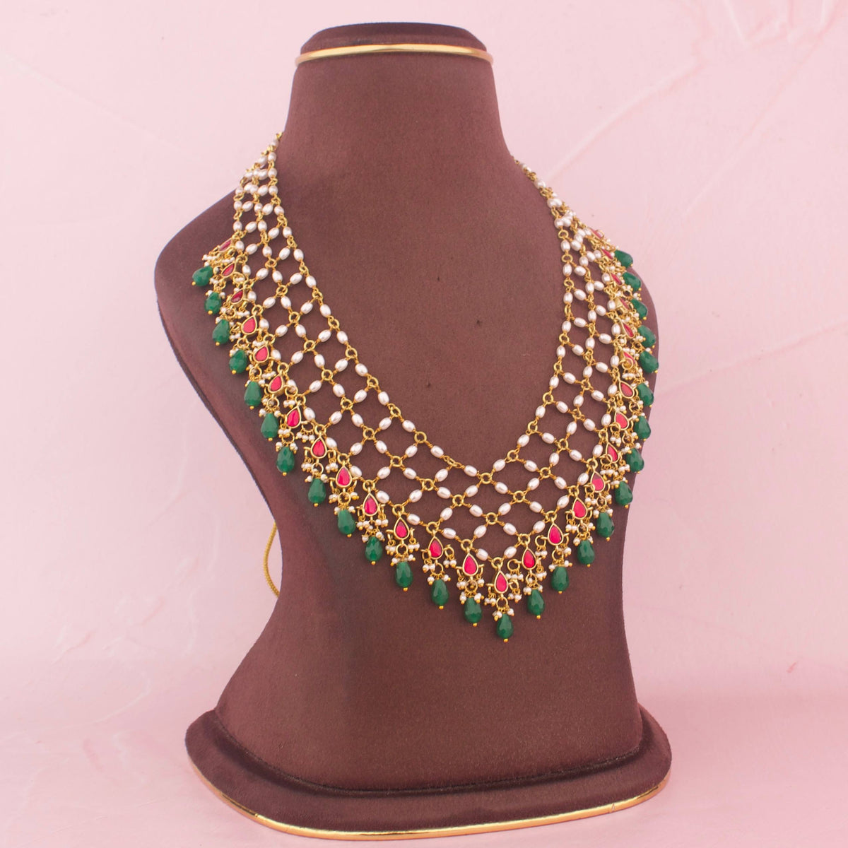 Elegant Kundan Necklace With Pearl Chain And Green Drops Craftsmanship & Detail View - Dulhan Jewels