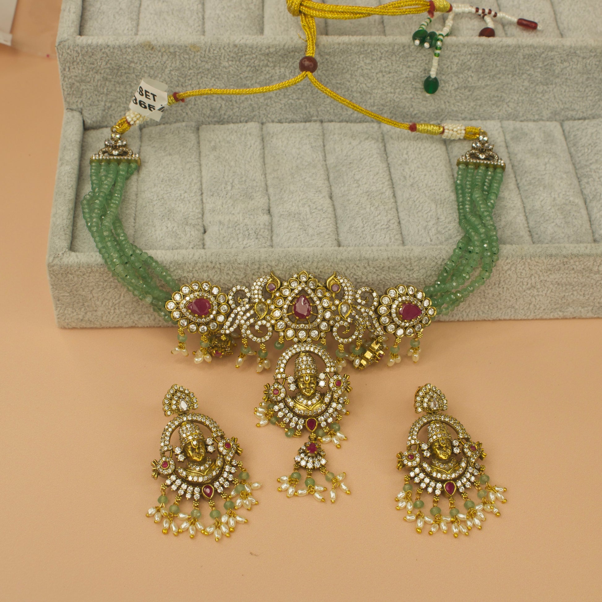 Balaji Victorian Choker Necklace With Earrings with high quality Victorian finish