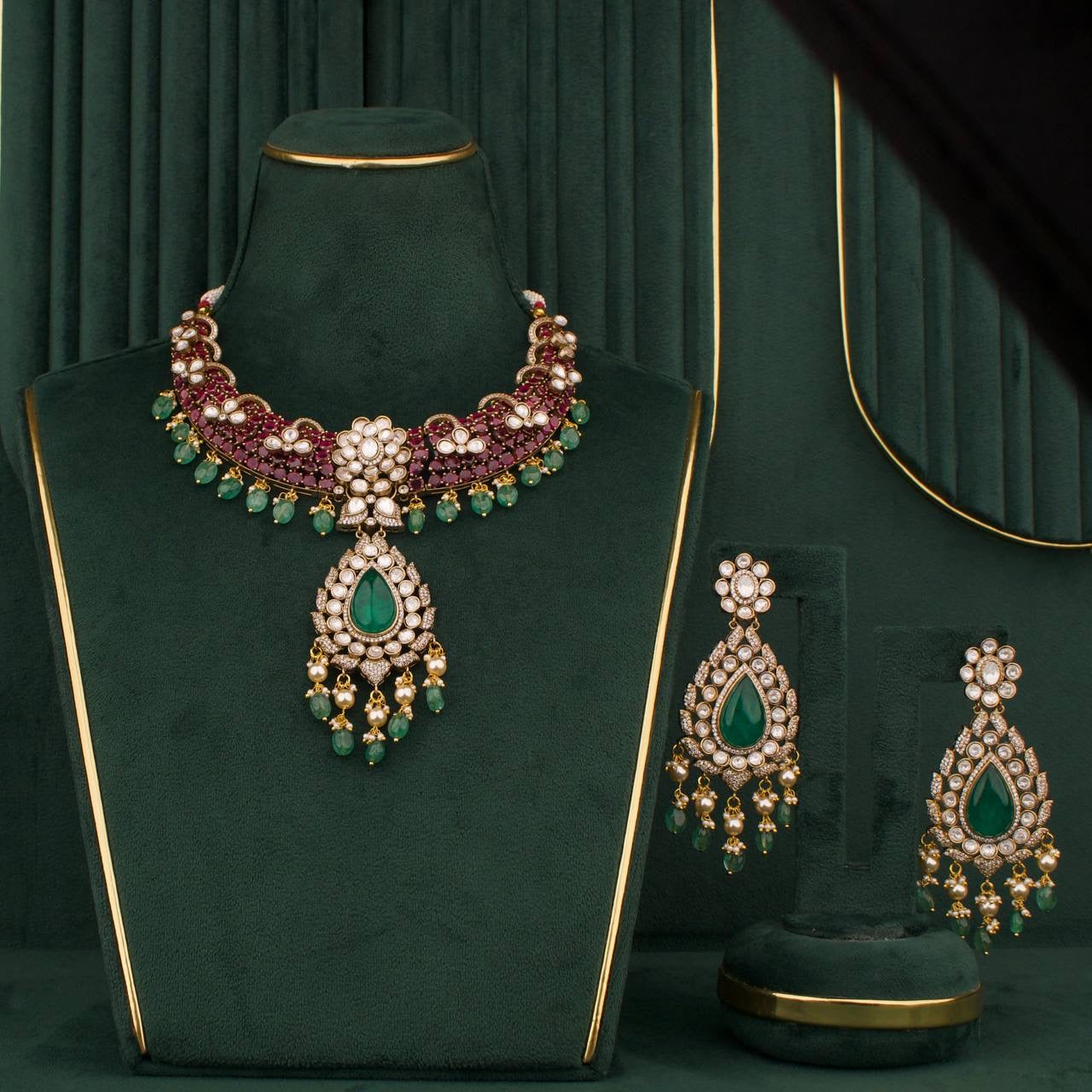Classic Fusion Victorian Necklce Set With Earrings