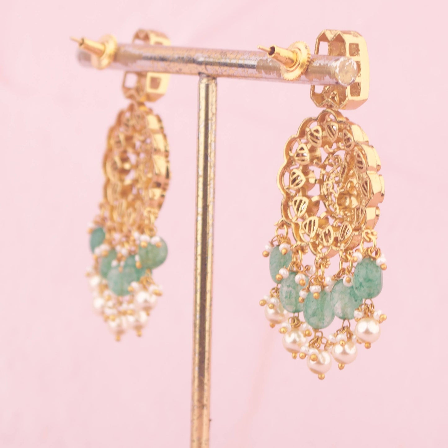 Sleek Jadau Kundan Necklace With Earrings