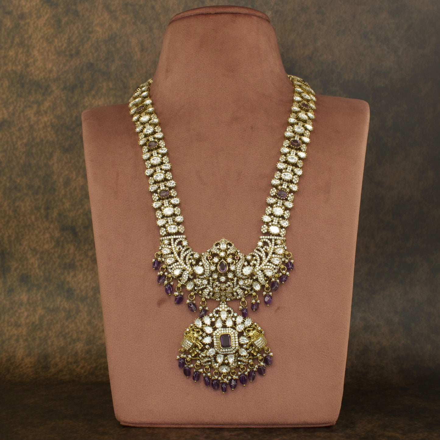 Royal Opulence: Victorian Necklace Set with High quality Victorian finish