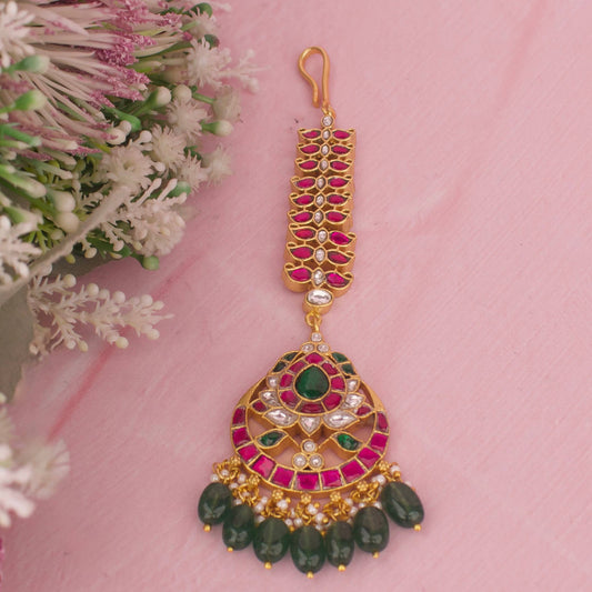Ethnic Jadau Kundan Maang Tikka With Green Beads