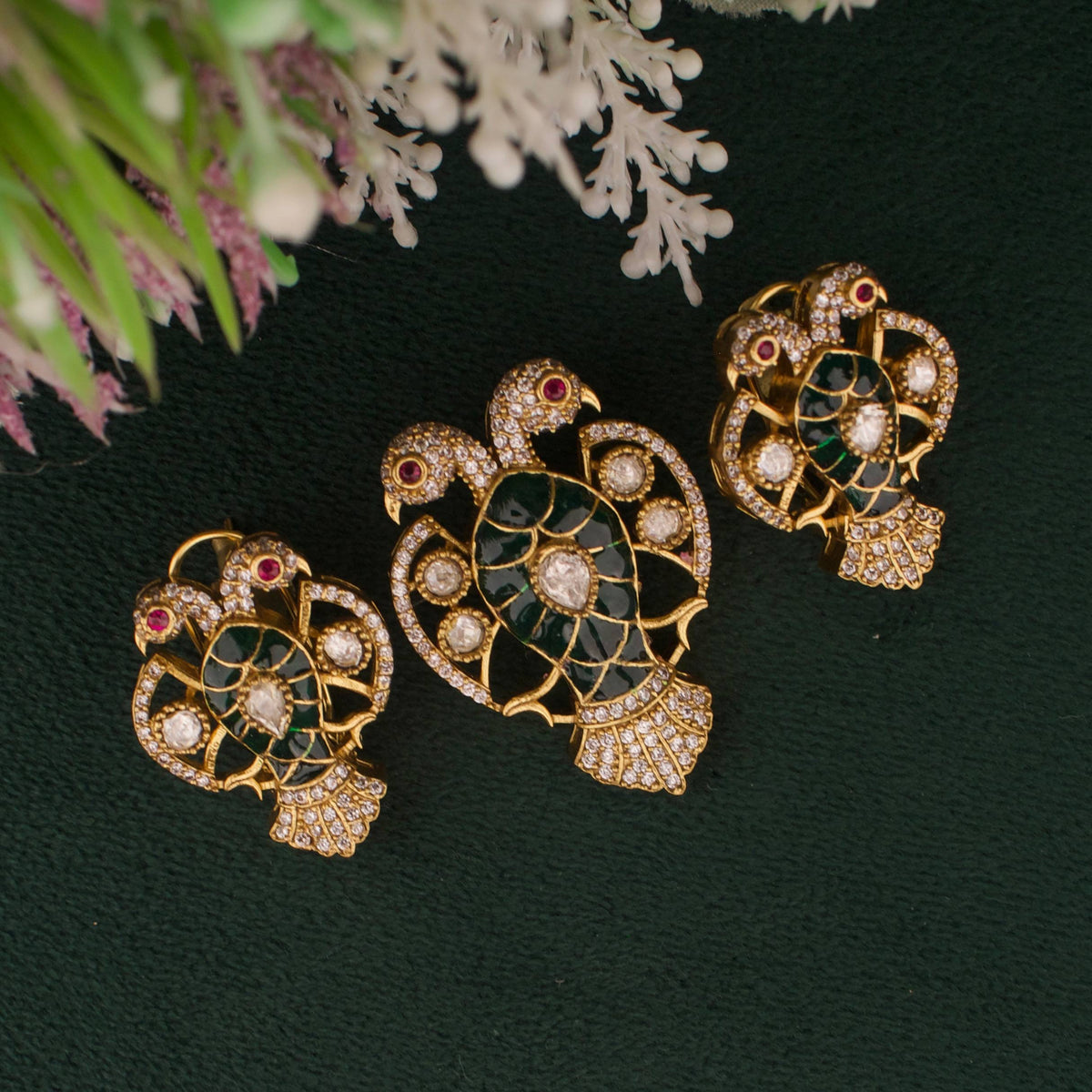 Victorian Polki Emerald Pendant Set with Earrings Close-up Design & Gemstone Detailing - Dulhan Jewels