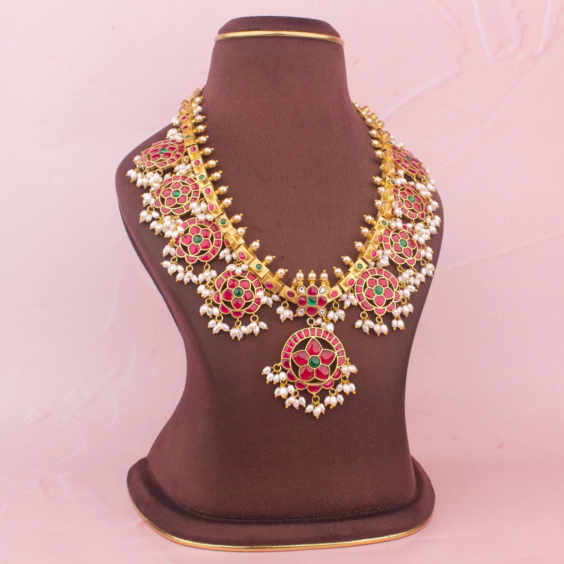 Close-Up Detail View of Jadau Kundan Bottumala Necklace With Guttapusalu Hangings | Dulhan Jewels
