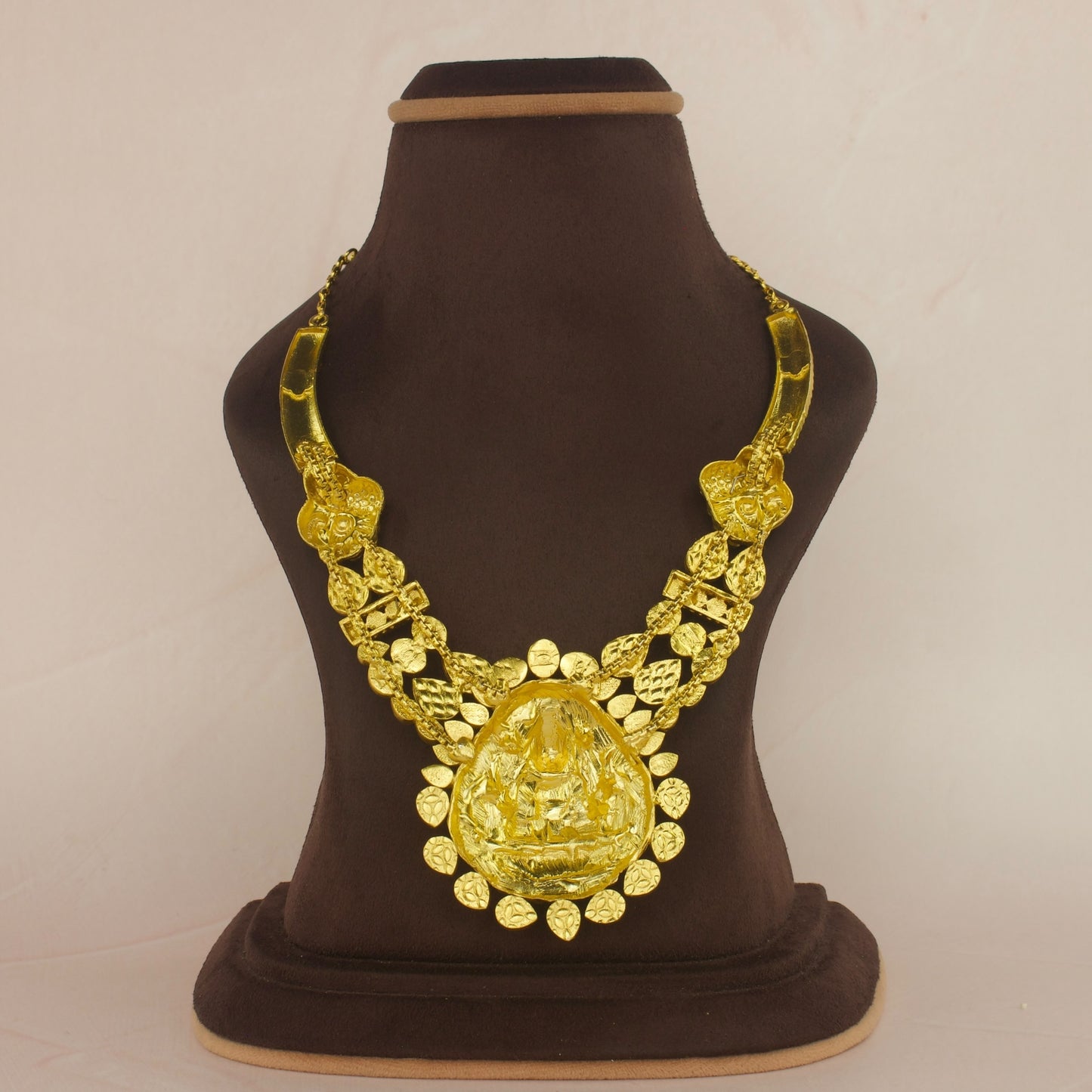 Majestic Jadau Kundan Kanti Necklace with Goddess Lakshmi Motif