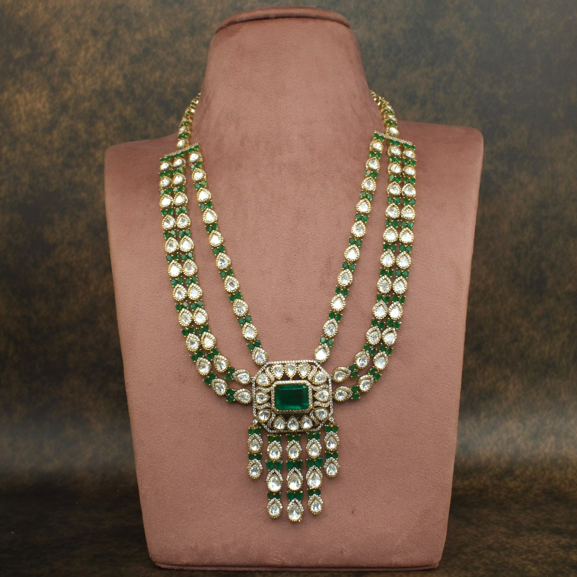 Elegant Victorian Necklace Set with Emerald Accents with High quality Victorian finish