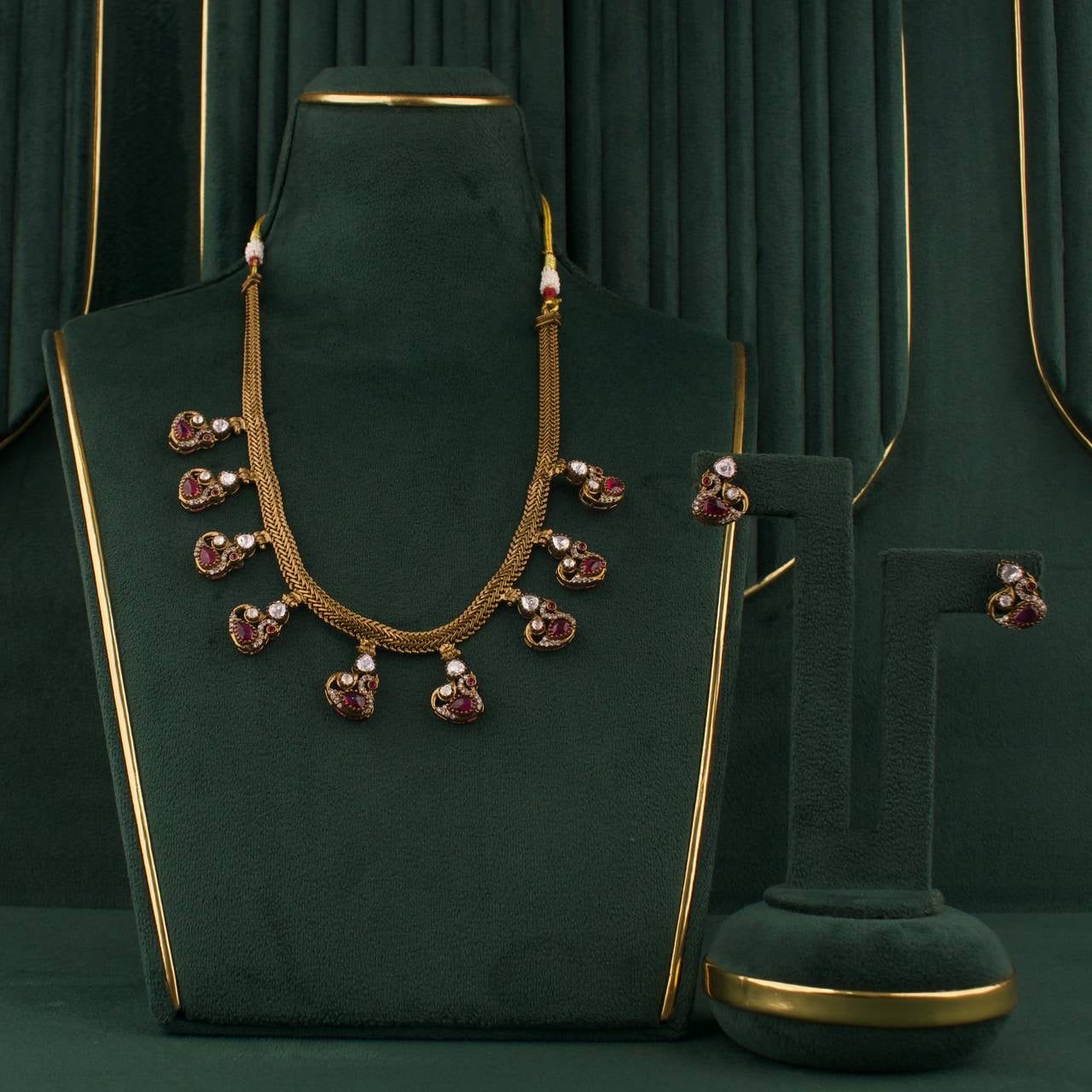 Victorian Nantad Chain Peacock Design Necklacee