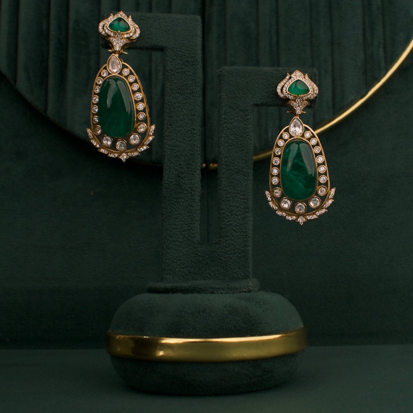 Classic Victorian Emerald Polki Necklace Set