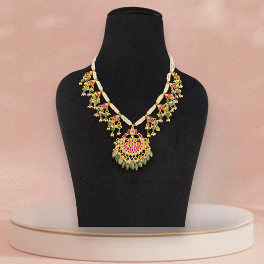 Fashionable Jadau Kundan beads Necklace