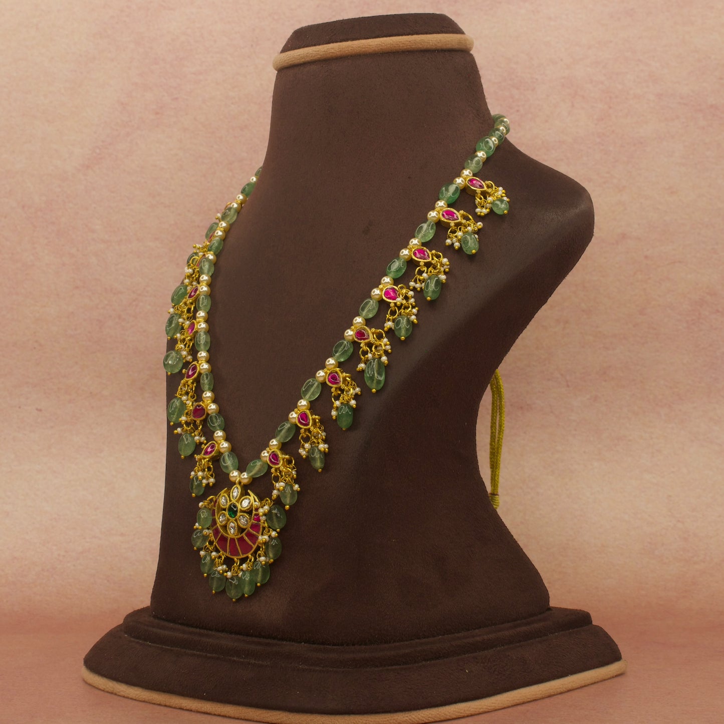 Elegant beads & pearl chain with kundan lockets