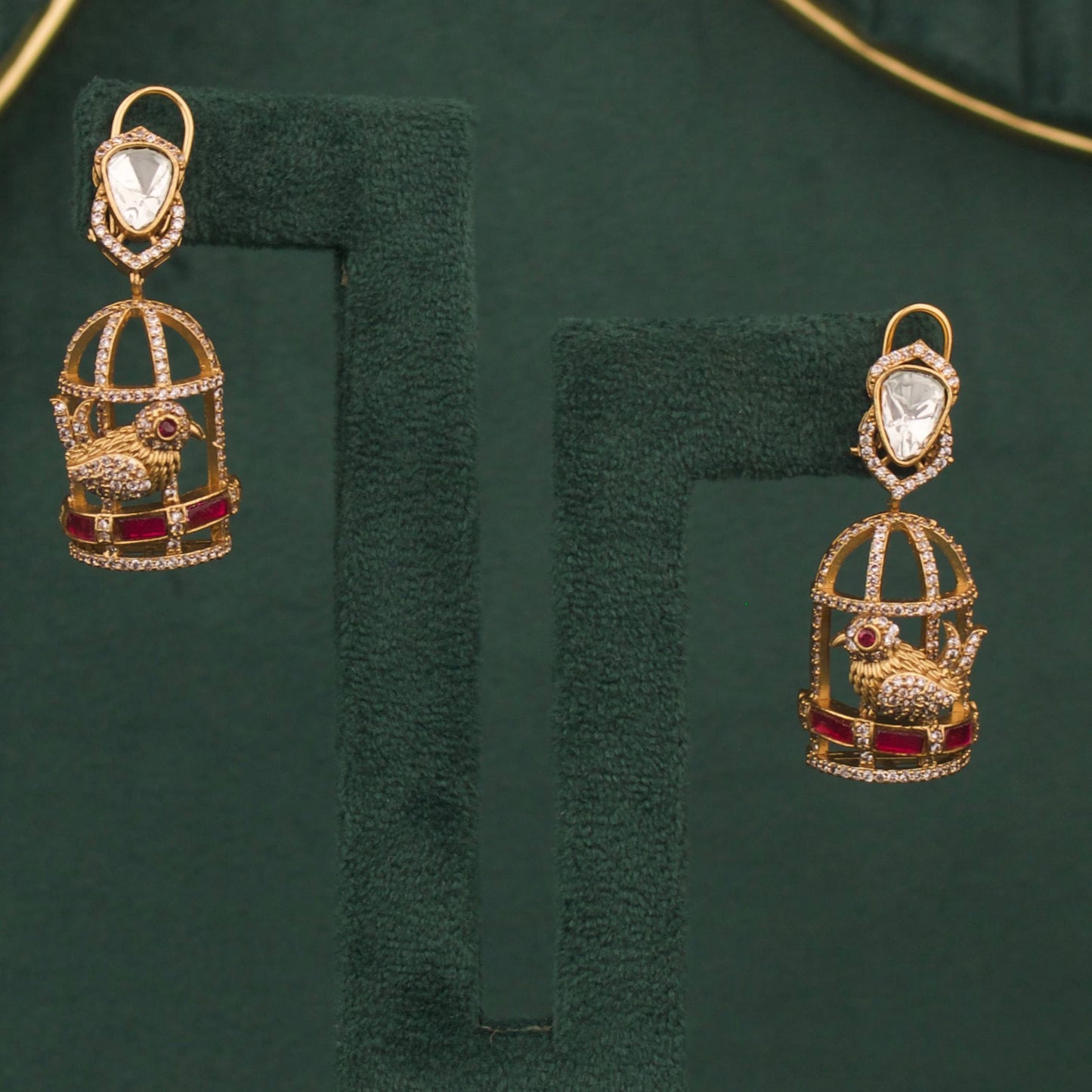 Elegant Victorian Bird Pendant And Earrings Set