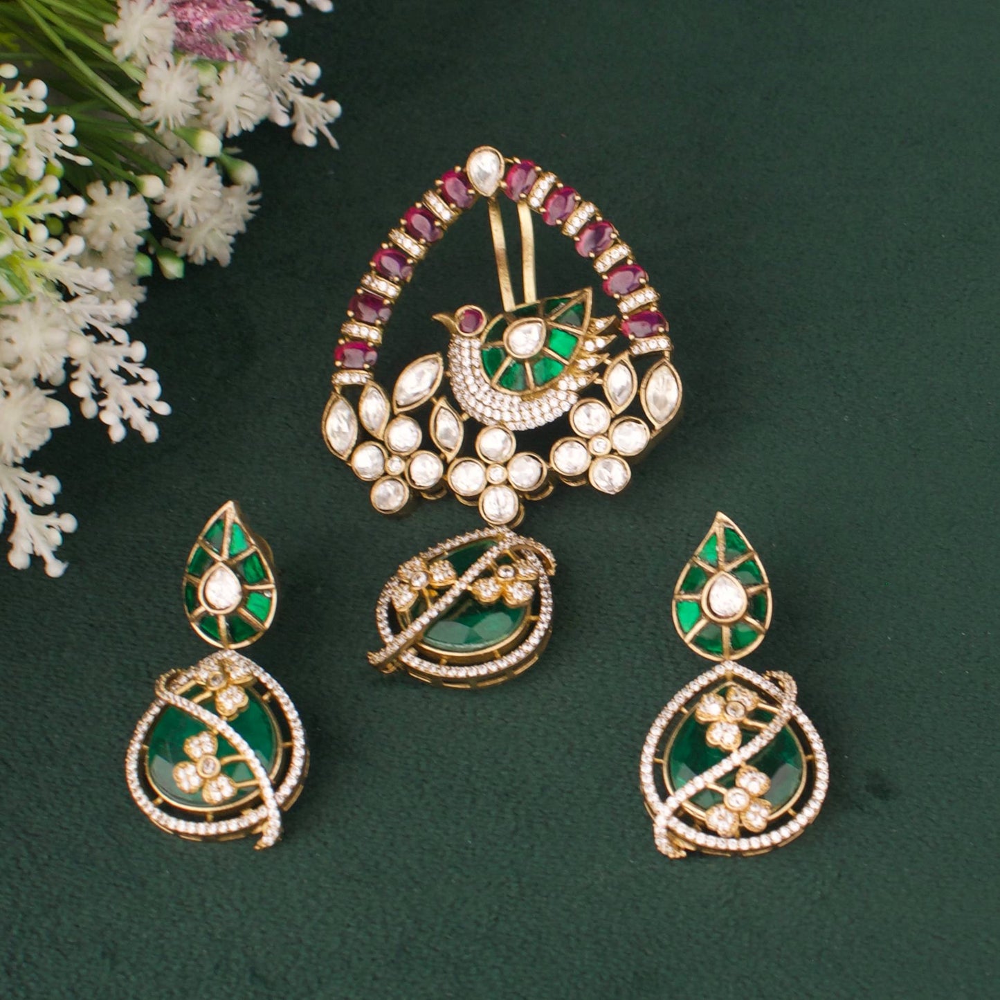 Regal Victorian Polki Pendant Set With Emerald Centerpiece And Floral Motif