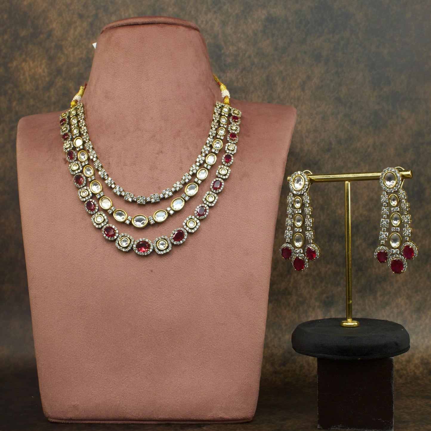 Splendid Grandeur: Victorian Necklace Set with Earrings